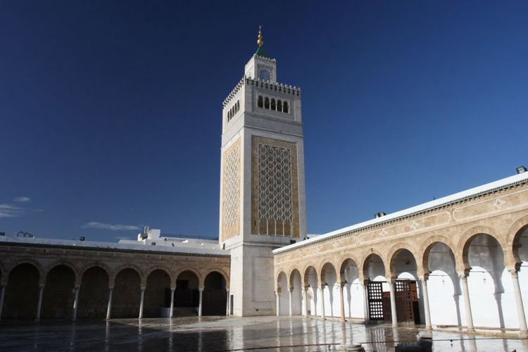 جامع الزيتونة في تونس سائح